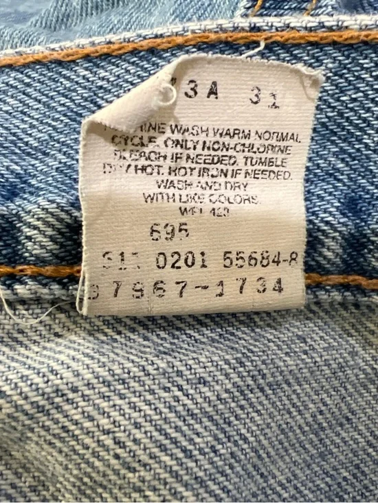 Levi's Light Blue Vintage 90’s Denim Jean Shorts - Picture 6 of 6